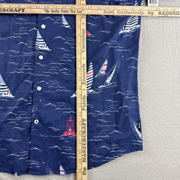 Izod Saltwater Shirt Mens L Blue Dockside Chambray Relaxed Classics Short Sleeve - Picture 3 of 7